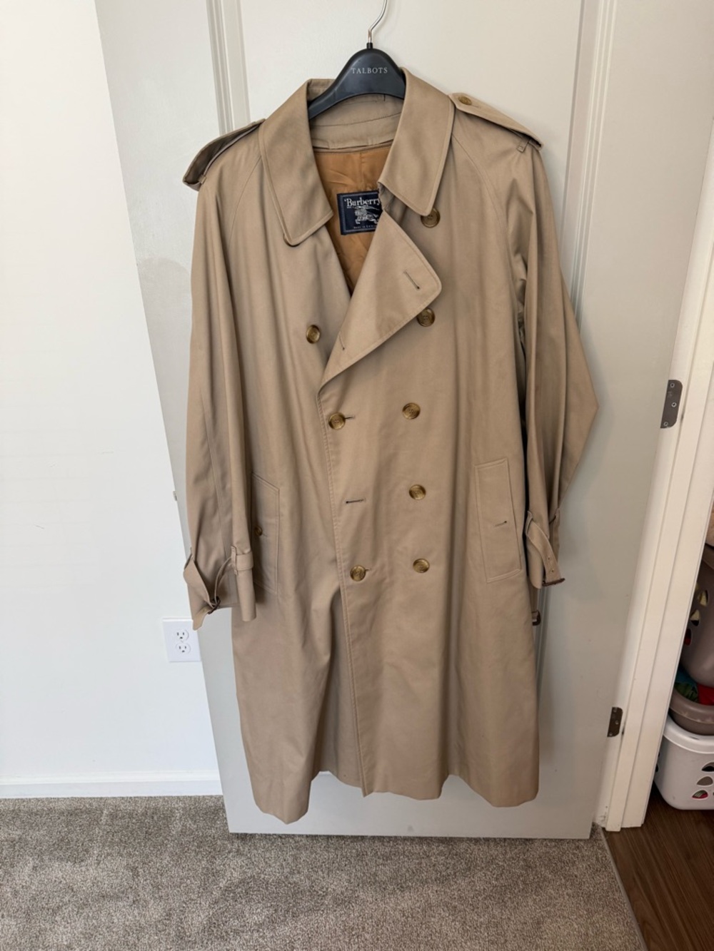 Authenic Vintage Burberry Tan Double-Breasted Trench Coat - Picture 5 of 16